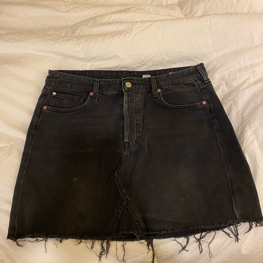 H&M black skirt